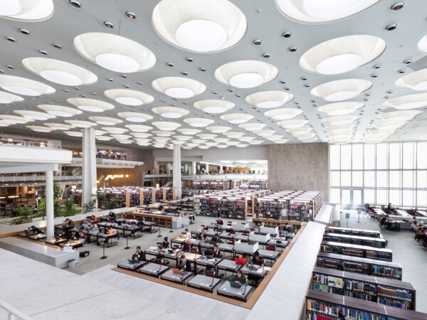 Lesesaal im Haus Potsdamer Straße der Staatsbibliothek zu Berlin